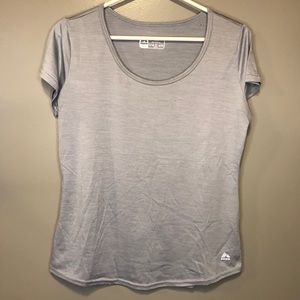🔴 RBX women’s tshirt. Size medium